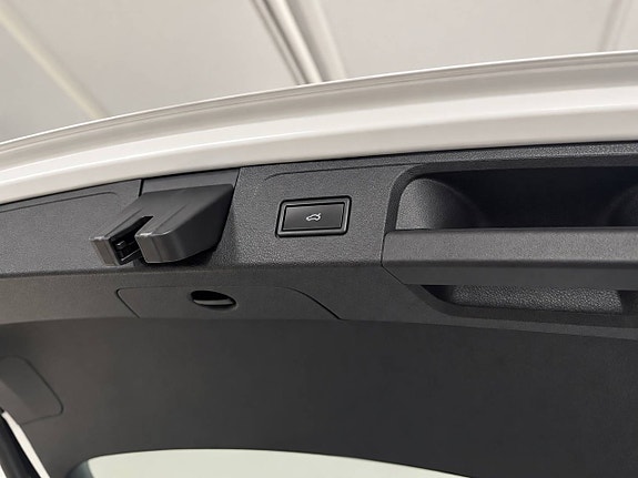 Volkswagen Passat 11 of 12