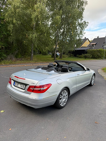Mercedes-Benz E250 4 of 9