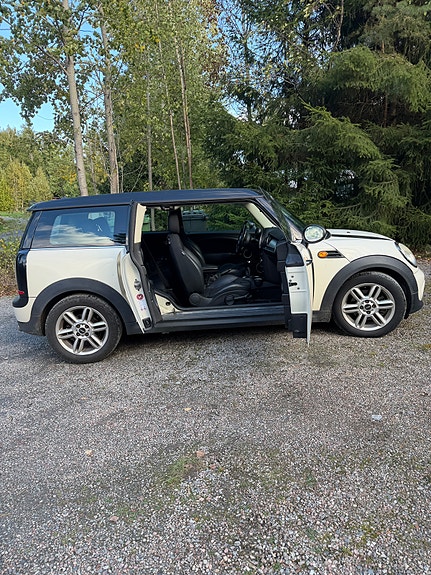MINI Cooper 2 of 6