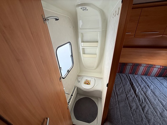 Adria Adora 562 UP Dubbelbädd 1 Ägare Alde 6 of 6
