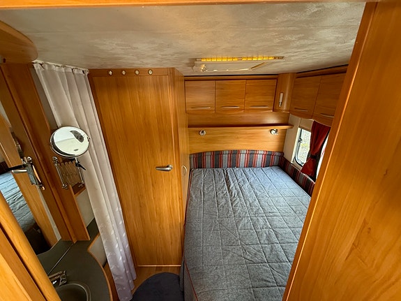 Adria Adora 562 UP Dubbelbädd 1 Ägare Alde 4 of 6