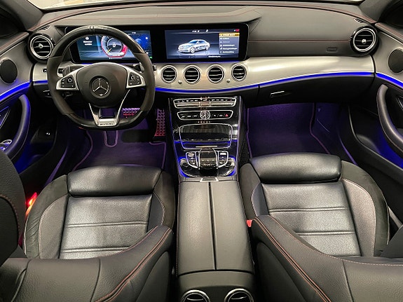 Mercedes-Benz E43 13 of 23