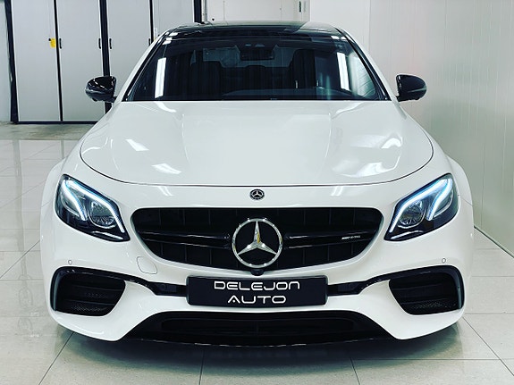Mercedes-Benz E43 2 of 23