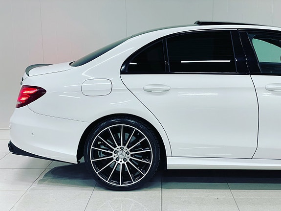 Mercedes-Benz E43 5 of 23