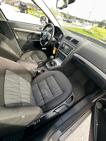 Skoda Octavia 8 of 14