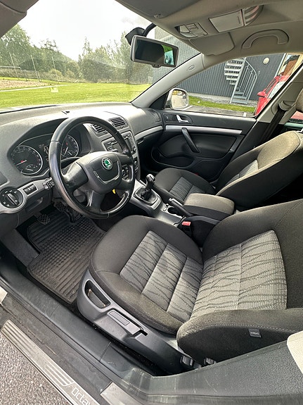 Skoda Octavia 6 of 14