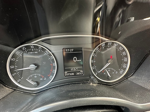 Skoda Octavia 11 of 14