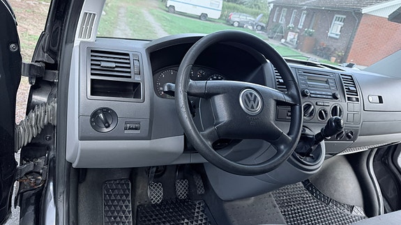 Volkswagen Transporter Camper 12 of 27