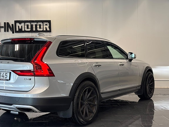 Volvo V90 Cross Country 11 of 29