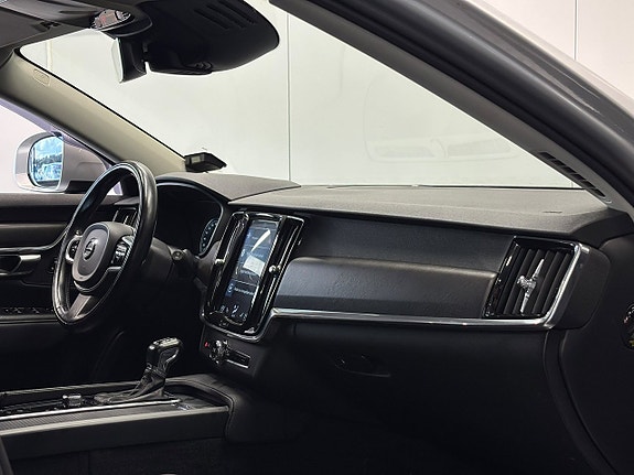 Volvo V90 Cross Country 28 of 29