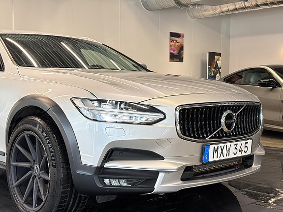Volvo V90 Cross Country 6 of 29