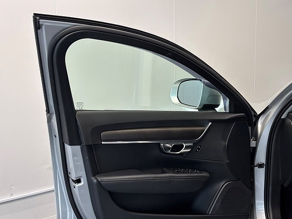 Volvo V90 Cross Country 14 of 29