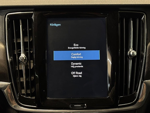 Volvo V90 Cross Country 24 of 29