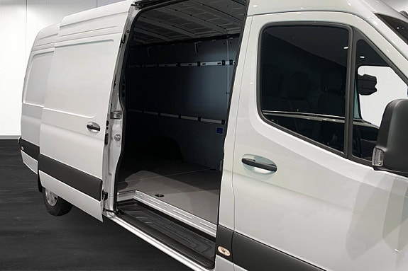 Mercedes-Benz Sprinter 208 8 of 11
