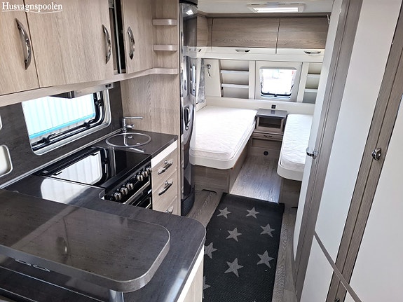 Hobby 620 CL PRESTIGE, Alde, Långbäddar, Solpanel, Markis med sidor, Ugn 5 of 11
