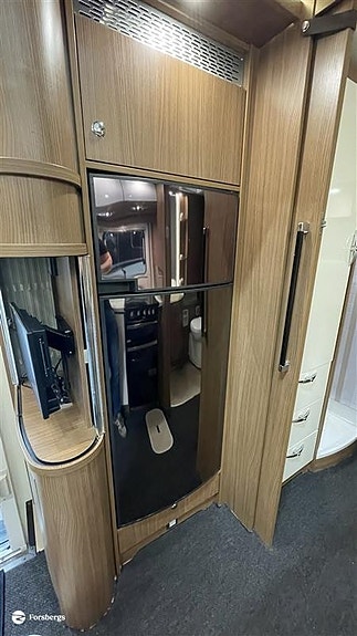 Bürstner Argos 747 // Res bekvämt med hela familjen / Hydrauliska Stödben / Alk 12 of 21