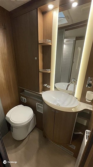 Bürstner Argos 747 // Res bekvämt med hela familjen / Hydrauliska Stödben / Alk 13 of 21