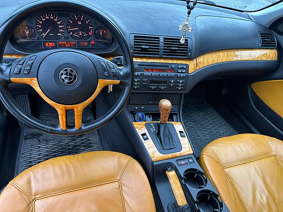 BMW 318i 12 of 17