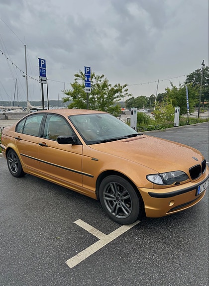 BMW 318i 2 of 17