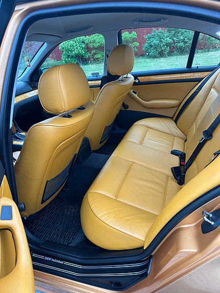 BMW 318i 14 of 17