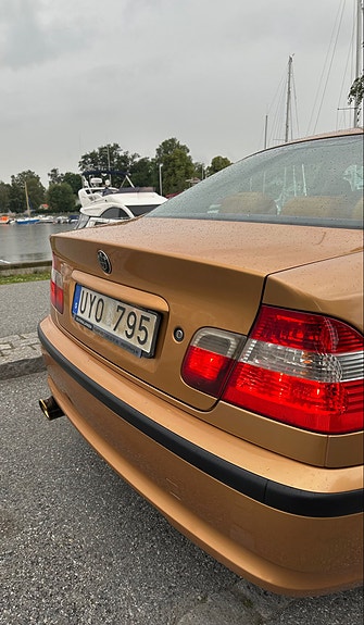 BMW 318i 8 of 17