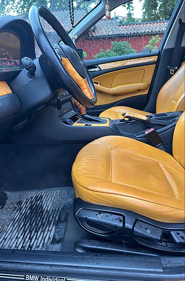 BMW 318i 13 of 17