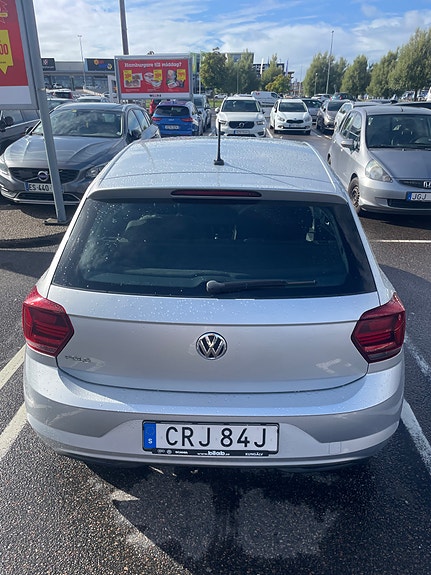Volkswagen Polo 2 of 8