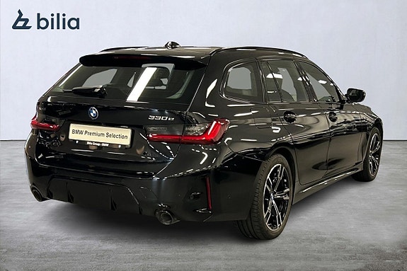 BMW 330e 16 of 17