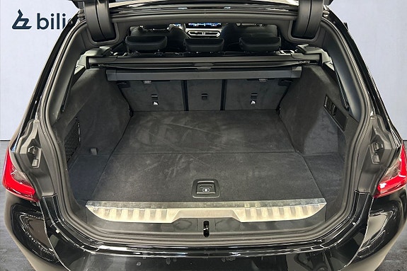 BMW 330e 10 of 17