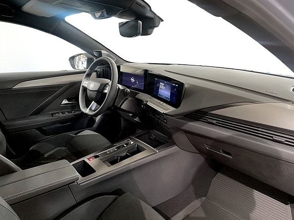 Opel Astra 12 of 15