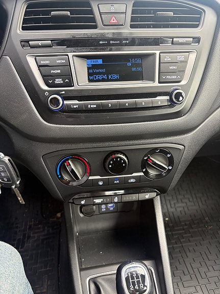 Hyundai i20 12 of 18