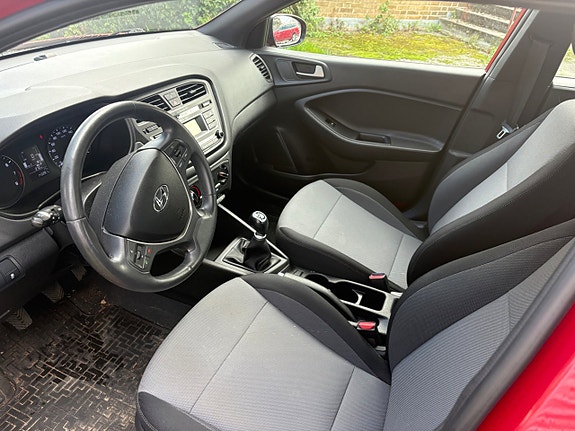 Hyundai i20 6 of 18