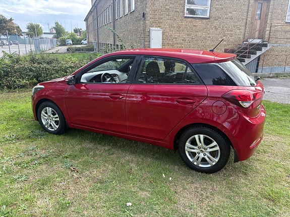 Hyundai i20 11 of 18