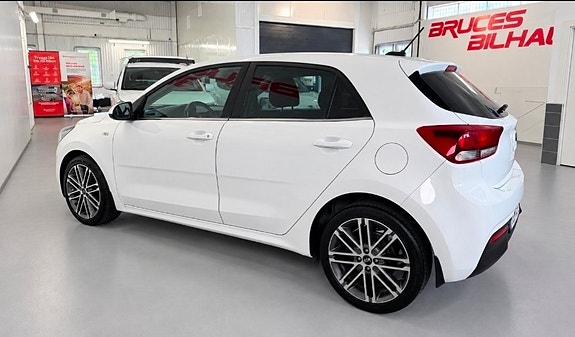 Kia Rio 2 of 14
