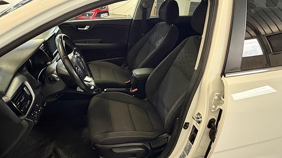 Kia Rio 8 of 14