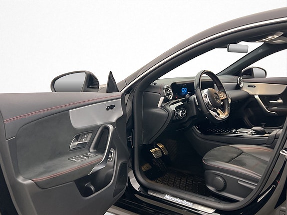 Mercedes-Benz CLA250 e 12 of 30