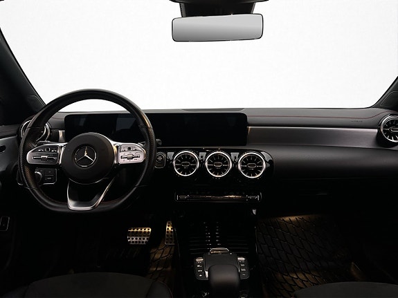 Mercedes-Benz CLA250 e 14 of 30