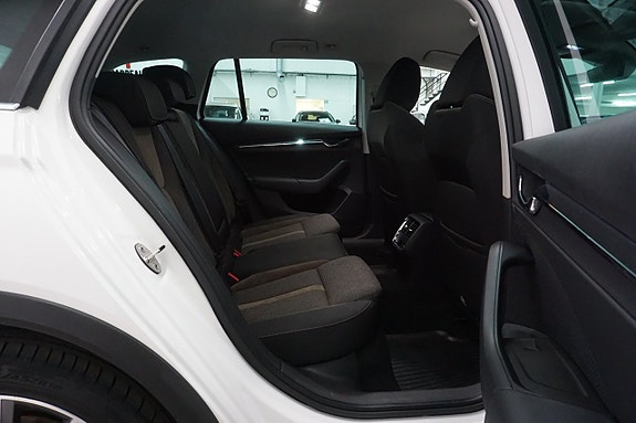 Skoda Octavia Scout 10 of 30