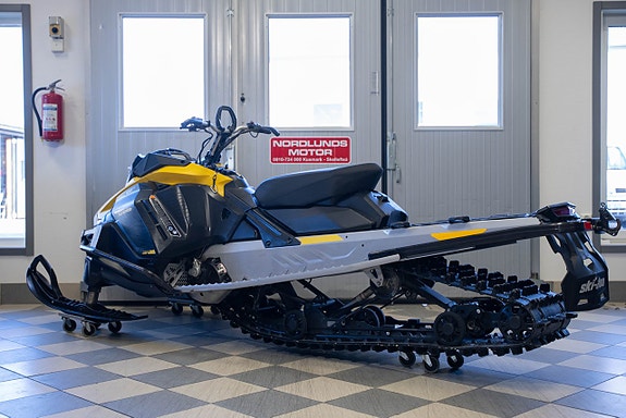 Ski-Doo Tundra LT 600 EFI 3 of 5