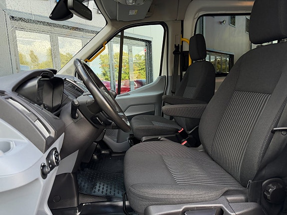 Ford Transit 19 of 22