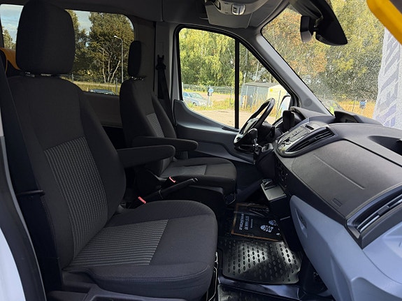 Ford Transit 18 of 22