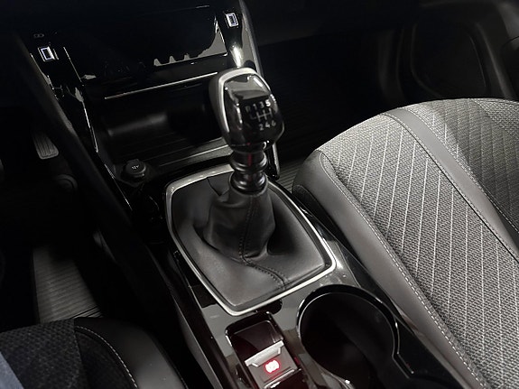 Peugeot 2008 13 of 18