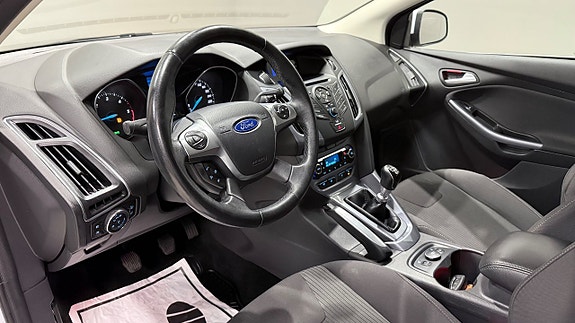 Ford Focus 12 of 18
