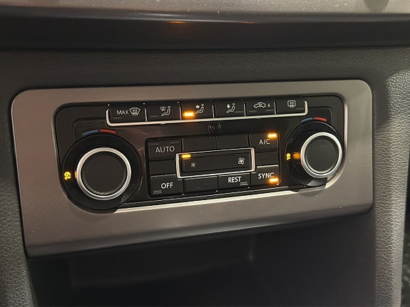 Volkswagen Amarok 18 of 21