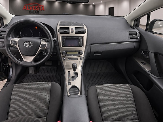 Toyota Avensis 6 of 10