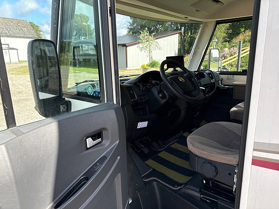 Rapido Rapido 891F Queensbed Taksäng Fiat Ducato 6-vxl 4 of 30