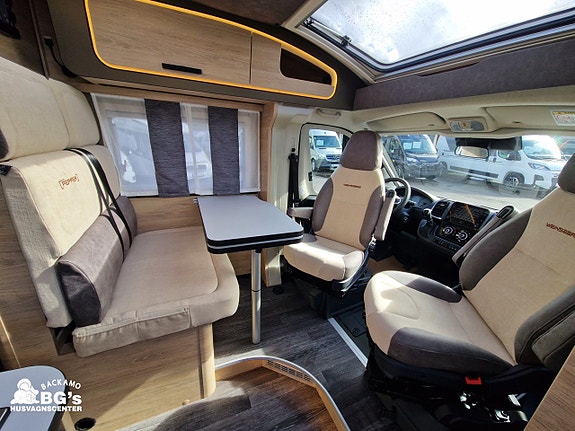 Weinsberg CaraCompact EDITION [PEPPER] 600 MEG // NY & HET 2027 // 3 of 9