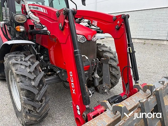 Traktor Massey Ferguson MF 4707 22 of 30