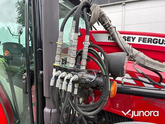 Traktor Massey Ferguson MF 4707 23 of 30