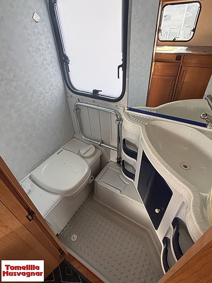Adria UNICA B 562UL 10 of 16